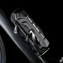 Заредете изображение във визуализатора на галерията – WILDMAN traveling bag plug into place bottle cage 0,8L XT11 black

