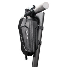 Заредете изображение във визуализатора на галерията – WILDMAN traveling bag for scooter waterproof 2L ES8 black
