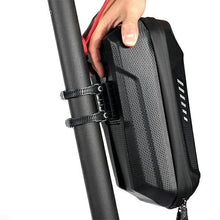 Заредете изображение във визуализатора на галерията – WILDMAN traveling bag for scooter waterproof 3L ES8X Plus black
