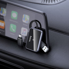 Заредете изображение във визуализатора на галерията – Wireless CarPlay adapter Hoco USB A / USB C HU1 black
