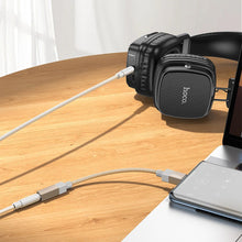 Заредете изображение във визуализатора на галерията – Adapter AUX USB C (male) to Jack 3,5 mm (female) Hoco UPA32C gold
