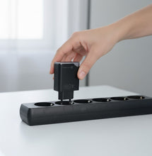 Заредете изображение във визуализатора на галерията – FORCELL F-ENERGY GaN III B245202(1A1C) Ultra Slim travel charger 1 x Typ C + 1 x USB A PD QC4.0 3A 45W black
