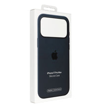 Заредете изображение във визуализатора на галерията – iPhone 17 Pro Max Silicone Case with MagSafe – Midnight
