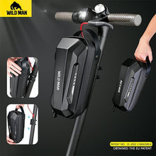 Заредете изображение във визуализатора на галерията – WILDMAN traveling bag for scooter waterproof 2L GD9X black
