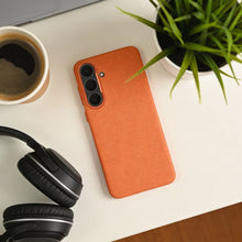 Заредете изображение във визуализатора на галерията – Case KEVLAR compatible with MagSafe for SAMSUNG S25 FE cosmic orange
