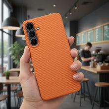 Заредете изображение във визуализатора на галерията – Case KEVLAR compatible with MagSafe for SAMSUNG S25 FE cosmic orange
