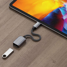 Заредете изображение във визуализатора на галерията – Adapter USB C to USB A Satechi ST-UCATCM space gray
