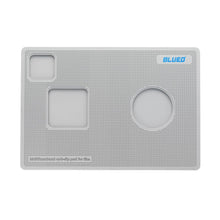 Заредете изображение във визуализатора на галерията – BLUEO tempered glass installation mat
