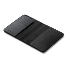 Заредете изображение във визуализатора на галерията – Locator compatible with Apple Find My Satechi FindAll Passport Cover shape Vegan Leather ST-VPCK black
