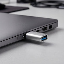 Заредете изображение във визуализатора на галерията – Adapter Type C to USB A 3.0 Blue Star - white
