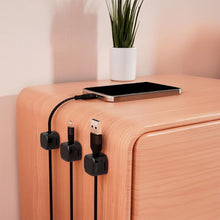 Заредете изображение във визуализатора на галерията – Blue Star PJ-OCZ7 magnetic cable organizer - black (3 pcs.)
