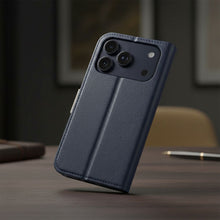 Заредете изображение във визуализатора на галерията – Калъф тип книга за iPhone 17 PRO SplitPro тъмно син and cream
