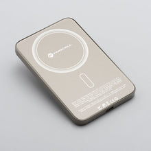 Заредете изображение във визуализатора на галерията – FORCELL F-ENERGY F5K8 Super Slim powerbank compatible with MagSafe PD3.0 QC4.0 15W 5000 mAh titanium dessert
