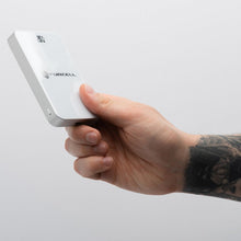 Заредете изображение във визуализатора на галерията – FORCELL F-ENERGY F10K8 Super Slim powerbank compatible with MagSafe PD3.0 QC4.0 15W 10000 mAh white
