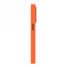 Заредете изображение във визуализатора на галерията – Decoded Silicone Case with MagSafe for iPhone 15 Pro Max - orange
