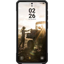 Заредете изображение във визуализатора на галерията – UAG Urban Armor Gear case MONARCH PRO with built-in magnet for SAMSUNG S26 Plus kevlar black
