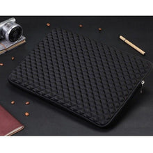 Заредете изображение във визуализатора на галерията – Tech-Protect Diamond case for a 13-14" laptop - black
