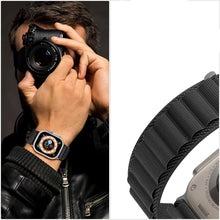 Заредете изображение във визуализатора на галерията – Tech-Protect Nylon Pro Strap for Apple Watch 4 / 5 / 6 / 7 / 8 / 9 / SE / Ultra 1 / 2 (42/44/45/49 mm) - Orange
