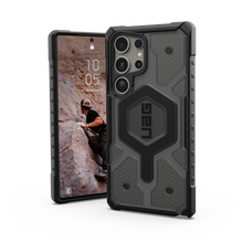 Заредете изображение във визуализатора на галерията – UAG Pathfinder Clear Magnet case for Samsung Galaxy S24 Ultra 5G with magnetic module - gray
