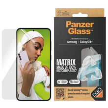 Заредете изображение във визуализатора на галерията – PanzerGlass Ultra-Wide Fit tempered glass with D3O® with applicator for Samsung Galaxy S24+
