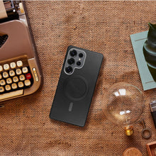 Заредете изображение във визуализатора на галерията – GENTLEMAN MAG COVER Case compatible with MagSafe for SAMSUNG S26 Ultra black
