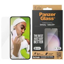 Заредете изображение във визуализатора на галерията – PanzerGlass Ultra-Wide Fit tempered glass with applicator for Samsung Galaxy S24+
