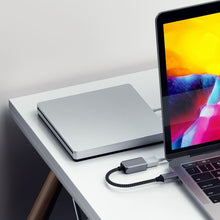 Заредете изображение във визуализатора на галерията – Adapter USB C to USB A Satechi ST-UCATCM space gray
