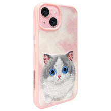 Заредете изображение във визуализатора на галерията – NIMMY case BIG EYED PET 2.0 Cat for IPHONE 15 pink
