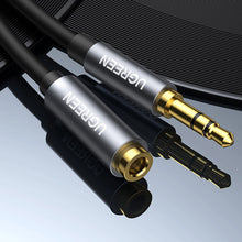 Заредете изображение във визуализатора на галерията – Ugreen AV118 10538 cable 3.5 mm mini jack (male) / 3.5 mm mini jack (female) 5m - silver

