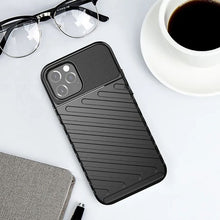 Заредете изображение във визуализатора на галерията – THUNDER case for IPHONE 17 Pro Max black
