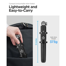 Заредете изображение във визуализатора на галерията – Spigen S560W Bluetooth selfie stick with tripod - black
