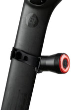 Заредете изображение във визуализатора на галерията – Rockbros Q5 rear bicycle light with intelligent stop system - black
