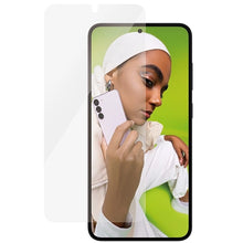 Заредете изображение във визуализатора на галерията – PanzerGlass Ultra-Wide Fit tempered glass with applicator for Samsung Galaxy S24+
