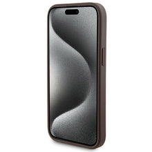 Заредете изображение във визуализатора на галерията – Guess 4G Metal Logo case set for iPhone 15 + 5000mAh MagSafe power bank - brown
