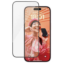 Заредете изображение във визуализатора на галерията – PanzerGlass Ultra-Wide Fit tempered glass with positioner for iPhone 15
