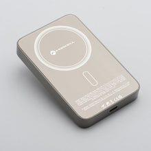 Заредете изображение във визуализатора на галерията – FORCELL F-ENERGY F10K8 Super Slim powerbank compatible with MagSafe PD3.0 QC4.0 15W 10000 mAh titanium dessert
