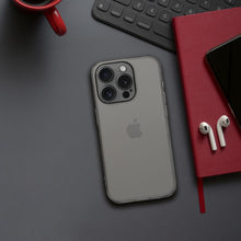 Заредете изображение във визуализатора на галерията – BOX PREMIUM 1,5 mm case for IPHONE 16 Pro Max transprent black
