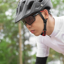 Заредете изображение във визуализатора на галерията – Rockbros 10035 photochromic UV400 cycling glasses - black and red
