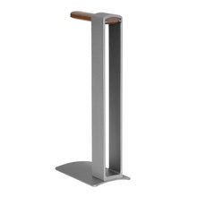 Заредете изображение във визуализатора на галерията – Silver Monkey HS400 headphone stand made of aluminum and wood - silver
