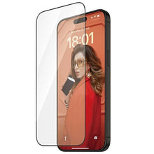 Заредете изображение във визуализатора на галерията – PanzerGlass Re:fresh Glass for iPhone 15 Pro with positioner
