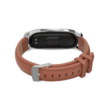 Заредете изображение във визуализатора на галерията – Tech-Protect Herms strap for Xiaomi Mi Smart Band 5 / 6 / 6 NFC - brown
