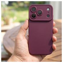 Заредете изображение във визуализатора на галерията – Case for iPhone 18 Pro / 17 Pro Matt 2.0 dark cherry
