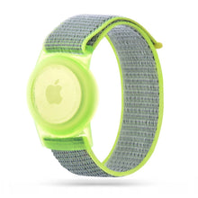 Заредете изображение във визуализатора на галерията – Tech-Protect Nylon Children's Apple AirTag Strap - Lime
