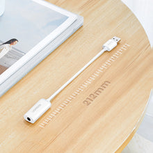 Заредете изображение във визуализатора на галерията – Ugreen US206 30712 USB-A (male) / 3.5 mm mini jack (female) adapter - white
