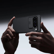 Заредете изображение във визуализатора на галерията – Nillkin CamShield Pro Case for Google Pixel 9 - black
