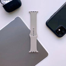 Заредете изображение във визуализатора на галерията – Tech-Protect IconBand for Apple Watch 4 / 5 / 6 / 7 / 8 / 9 / SE / Ultra 1 / 2 (42/44/45/49 mm) - Gray
