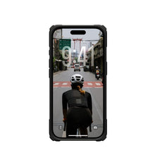Заредете изображение във визуализатора на галерията – UAG Urban Armor Gear case PLASMA XTE compatible with MagSafe for IPHONE 17 Pro black / pop orange
