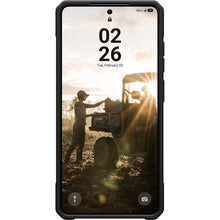 Заредете изображение във визуализатора на галерията – UAG Urban Armor Gear case MONARCH PRO with built-in magnet for SAMSUNG S26 Ultra kevlar black
