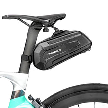 Заредете изображение във визуализатора на галерията – Rockbros B69 bicycle saddle bag 1.7l with easy release system - black
