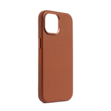 Заредете изображение във визуализатора на галерията – Decoded Leather Case with MagSafe for iPhone 15 - brown
